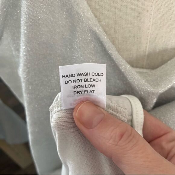 Iris Womens Stretch Allover Shiny Metallic Scoop Neck Sleeveless Bodysuit Size M - Picture 9 of 11